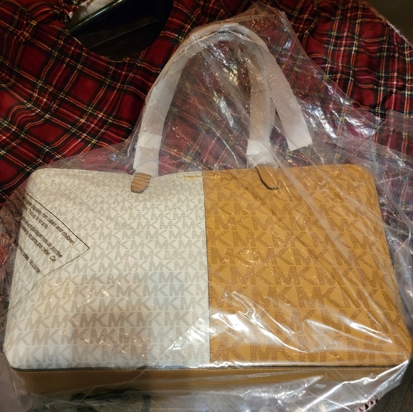 NWT Michael Kors Jet Set Travel Medium Shoulder Tote Bag - Picture 6 of 6